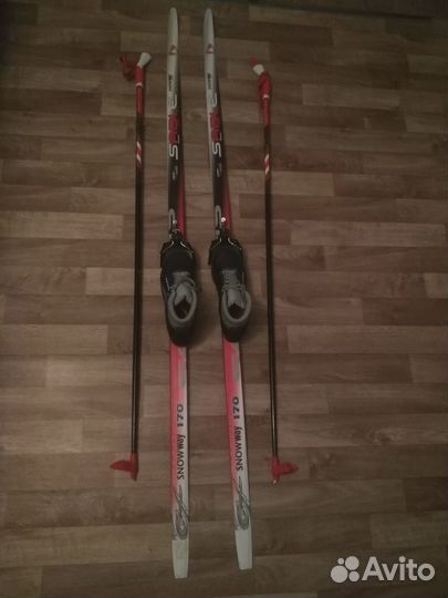 Лыжи с палками и ботинками 38