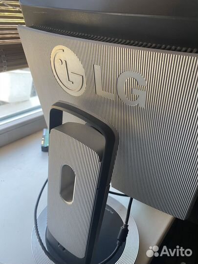 Монитор LG