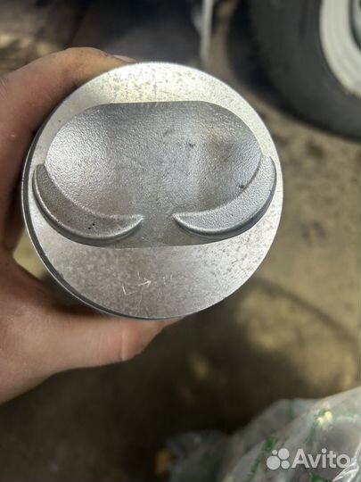 Комплект поршней