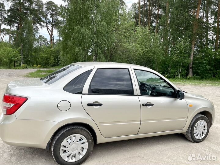 LADA Granta 1.6 AT, 2013, 220 000 км