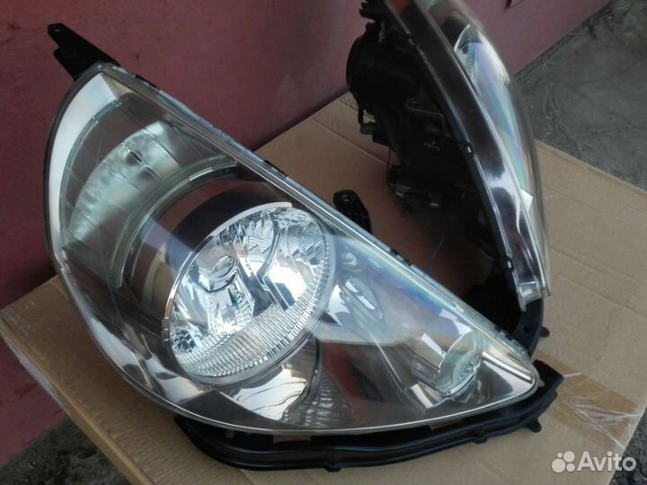 Фары хонда фит правая левая GD3