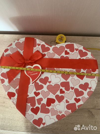 Коробка подарочная новая