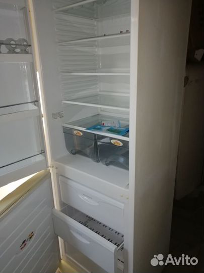 Холодильник атлант в отл состоянии 190 см