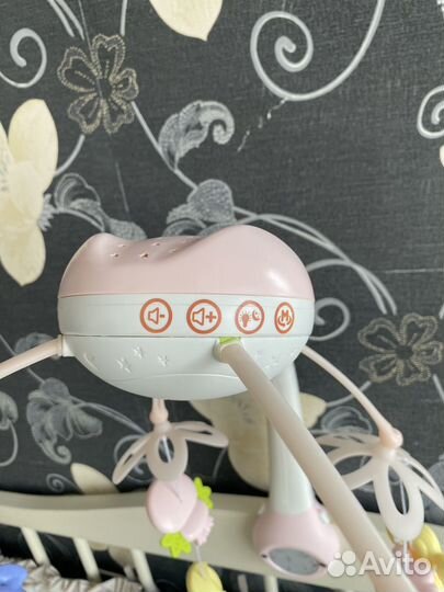 Музыкальный мобиль на кроватку