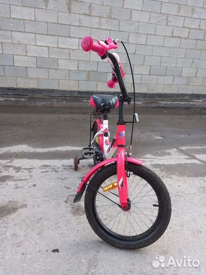 Детский велосипед и самокат