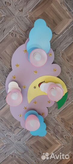 Продам люстру