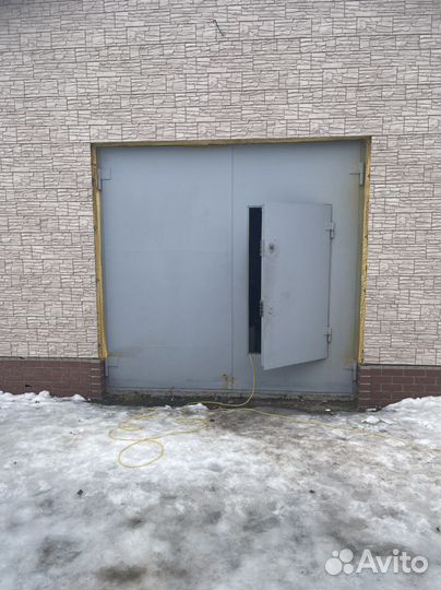 Ворота гаражные бу 2 воротни с калиткой