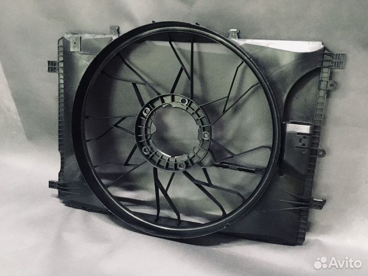 Диффузор вентилятора Mercedes W204 W212 C Class E