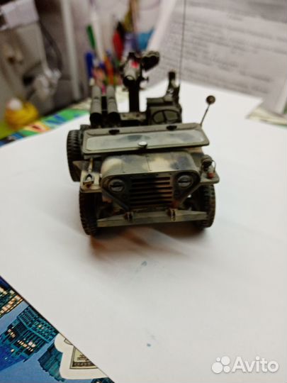 1/35 Военный джип M-151