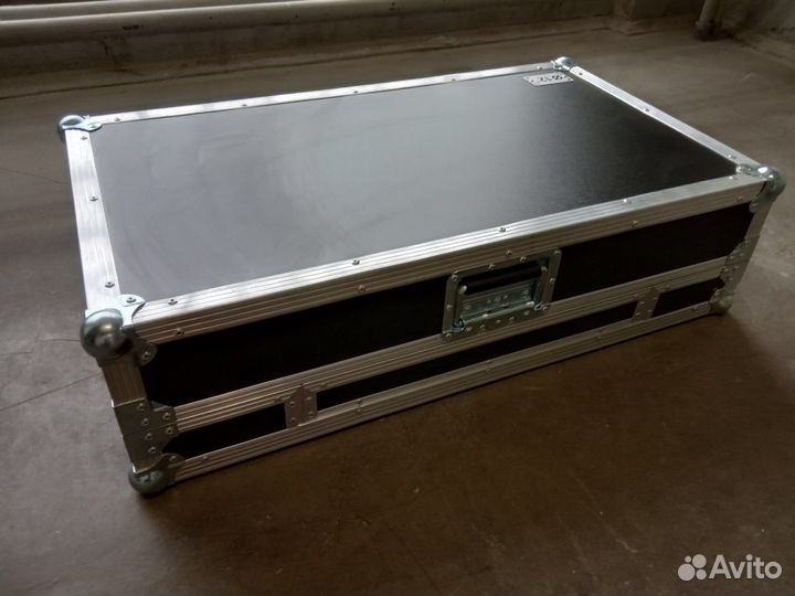 Кейс для dj-контроллера Traktor S4 +два Traktor F1