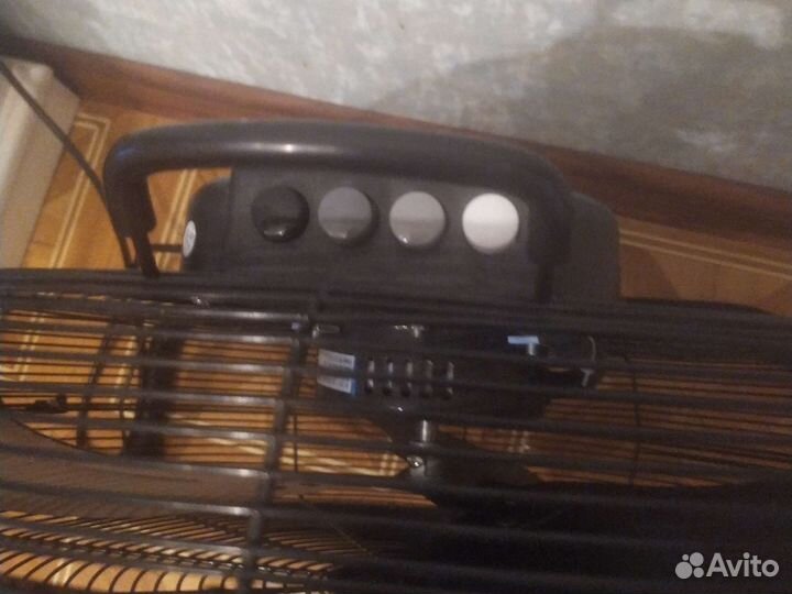 Вентилятор напольный чёрный