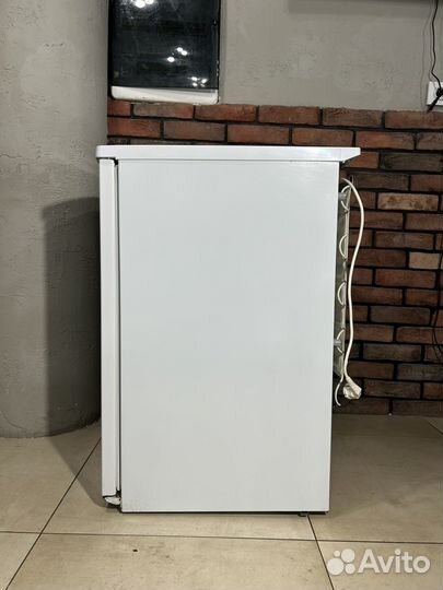 Холодильная витрина Бирюса 152