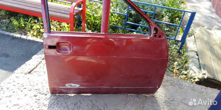 Дверь от автомобиля