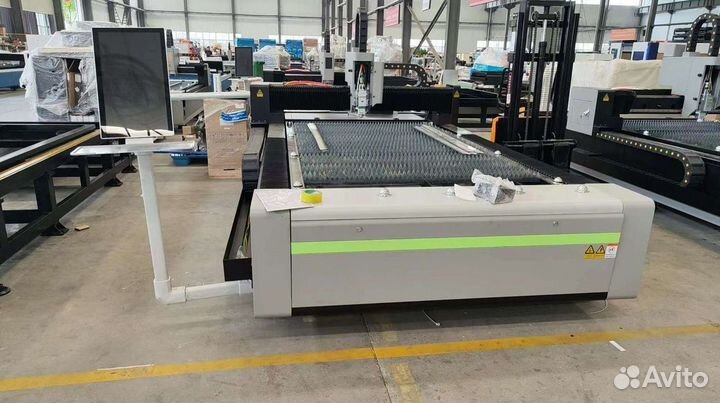 Оптоволоконный лазерный станок