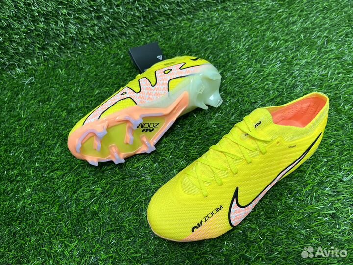 Детские футбольные бутсы