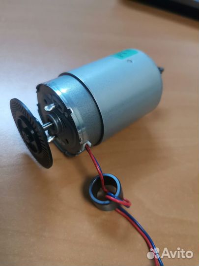 Шаговый двигатель