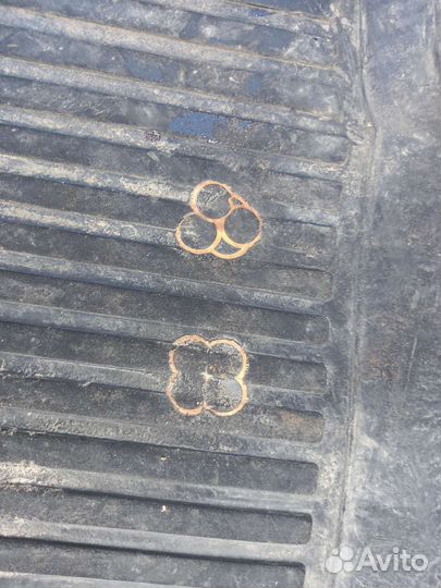 Автомобильные коврики резиновые