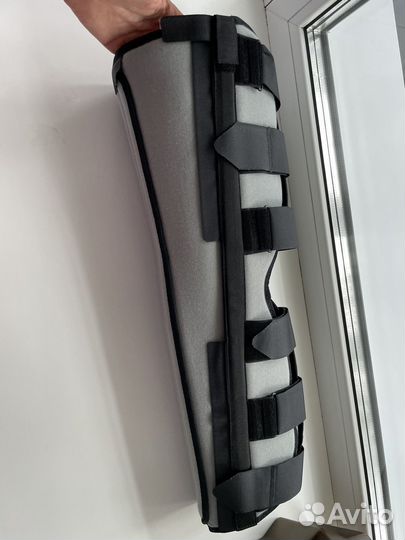 Тутор на коленный сустав