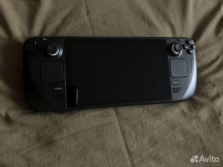 Портативная приставка Steam Deck