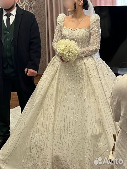 Свадебное платье с длинным рукавом