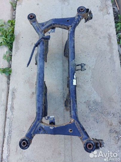 Подрамник задний nissan x-trail t30