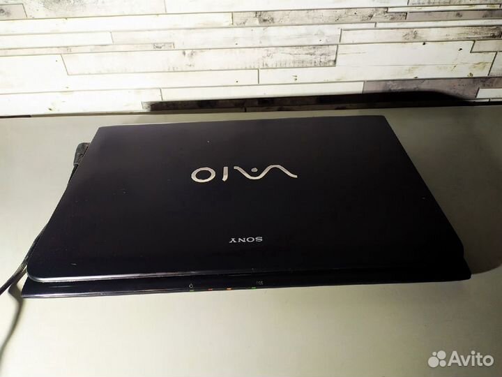 Sony vaio Sve1112M1RB - 2 Ядра \ 3 Озу \ 320 HDD