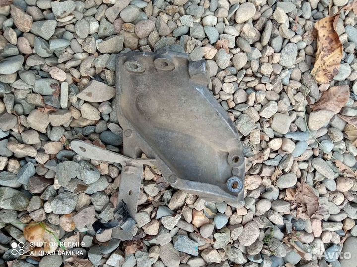 Крепление Nissan Primera P12