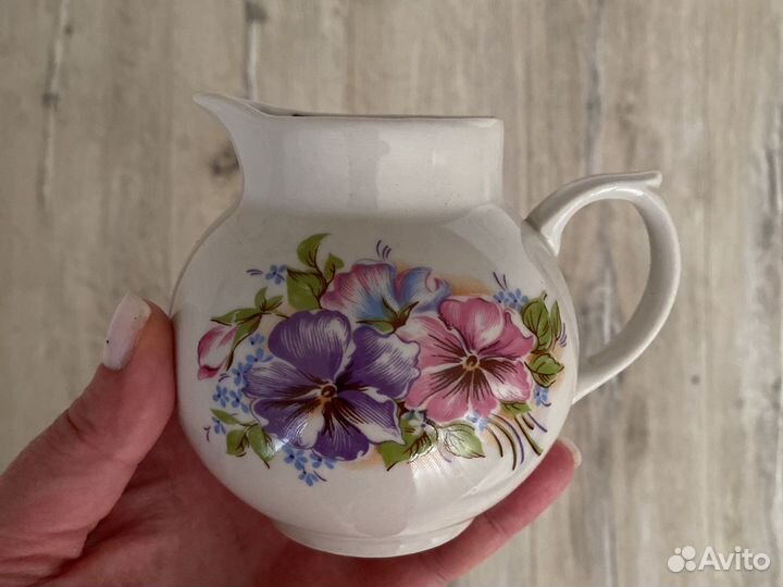 Посуда разная. Сахарница, молочник, кувшин