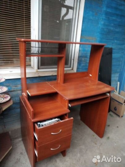 Компьютерный стол