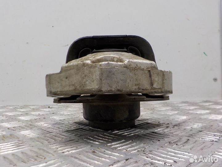 Опора двигателя на Citroen C4