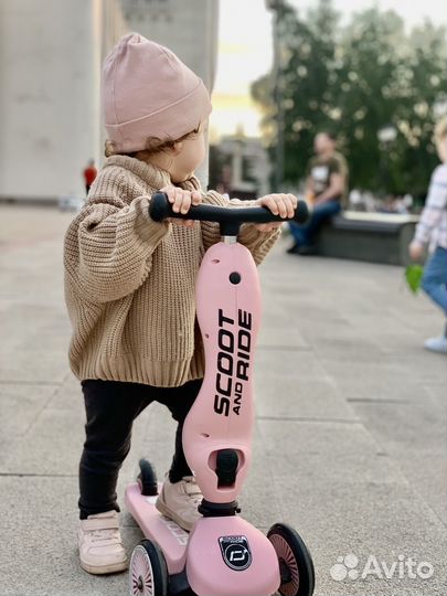 Самокат Scoot and ride
