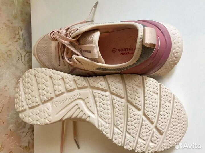 Кроссовки northland 36 новые