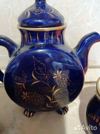 Фарфоровый чайник Кобольт с позолотой