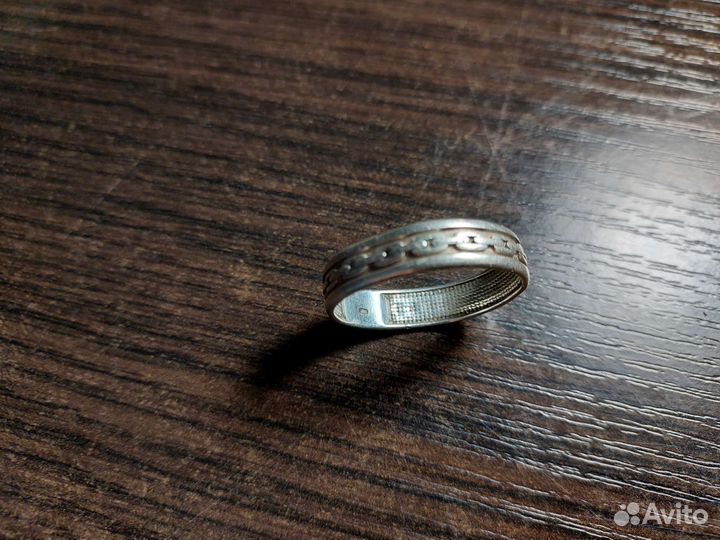 Серебряное кольцо
