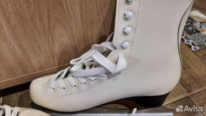 Коньки для фигурного катания