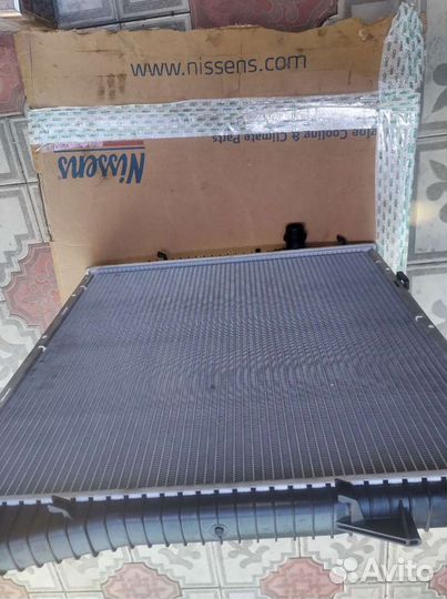Радиатор на bmw x5 e53 nissens