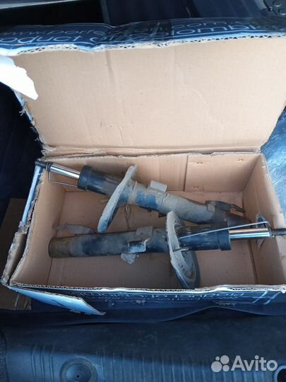 Передние стойки амортизаторов на Меган 2, scenic 2