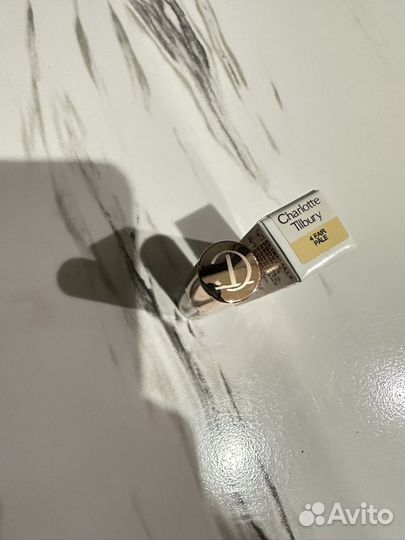 Консилер CharlotteTilbury ton 4 fair pale