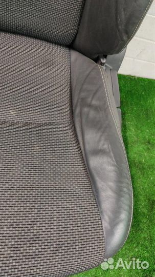 Сиденья передние Toyota Verso R2 2017