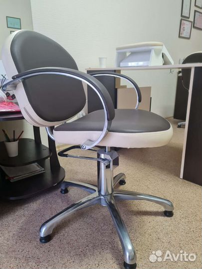 Стол для маникюра бу