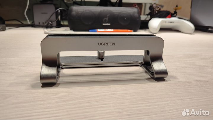 Вертикальная подставка для ноутбука Ugreen