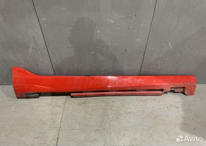 Порог правый Volvo V40 MV