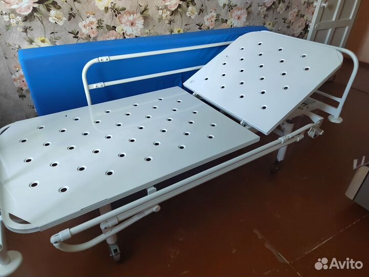 Медицинская кровать для лежачих больных