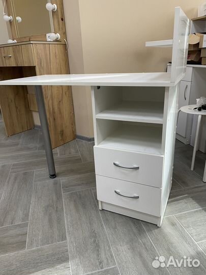 Маникюрный стол, бу