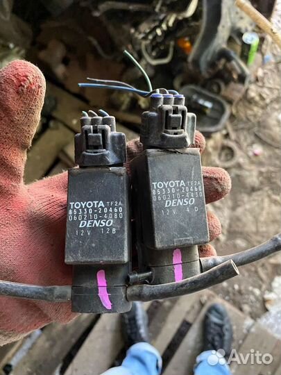 Насос омывателя Toyota lexus 85330-52030