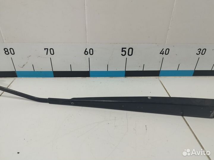 Поводок стеклоочистителя передний правый RIO 2011