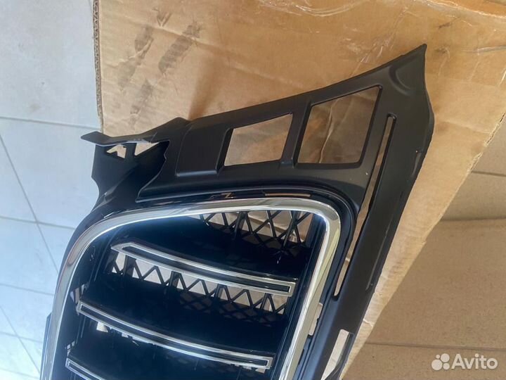 Решетка радиатора metcedes-benz cls