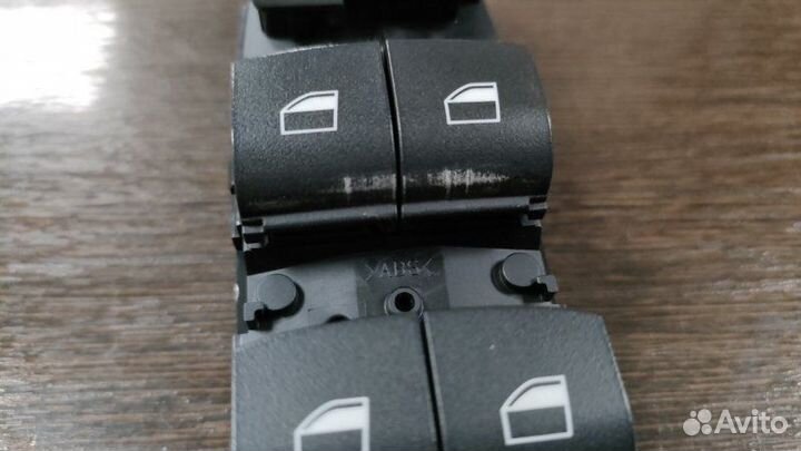 Блок кнопок стеклоподъемника Bmw 528I F10 N20B20A