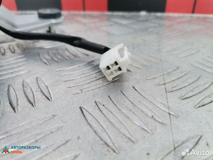 Моторчик заднего стеклоочистителя (дворника)