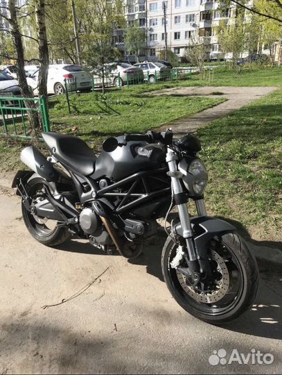 Ducati monster 696